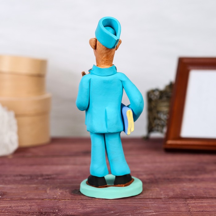 Статуэтка "Доктор со стетоскопом", мужчина, микс