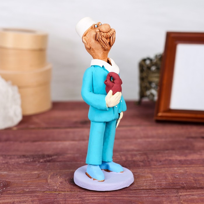 Статуэтка "Кардиолог с сердцем", мужчина, микс