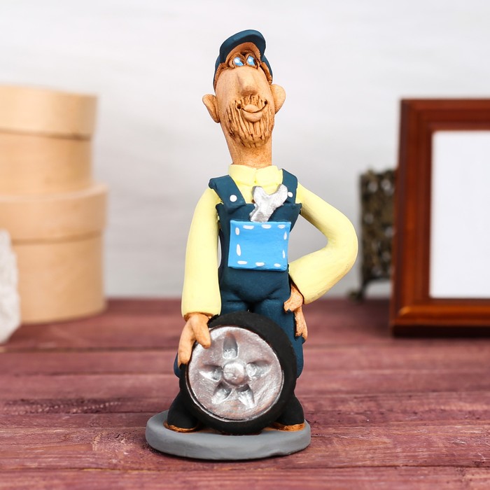 Статуэтка "Шиномонтажник", микс