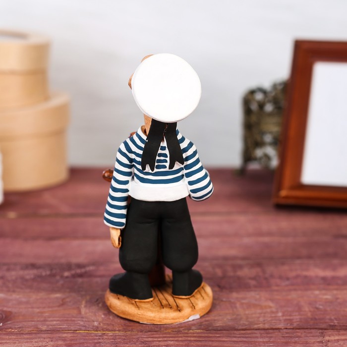 Статуэтка "Моряк у штурвала"