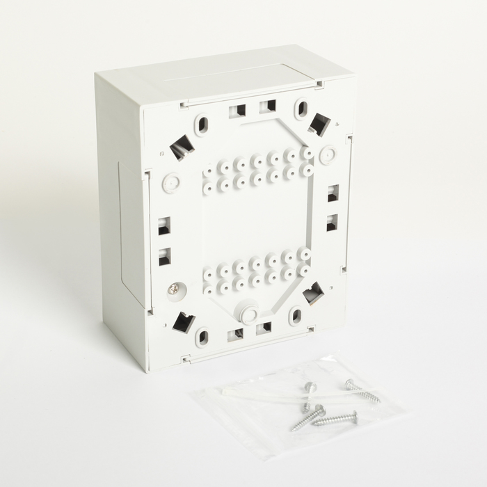 Коробка монтажная Rexant 04-0131, под 3 плинта, с замком