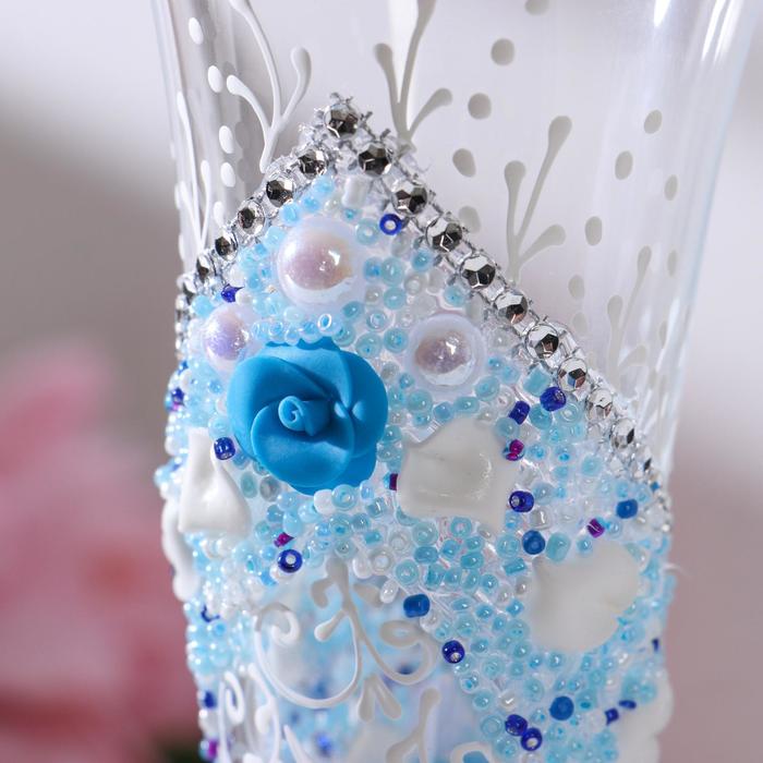 Набор свадебных бокалов 2 шт с лепниной, бисером и с сердцем на ножке, цвет голубой