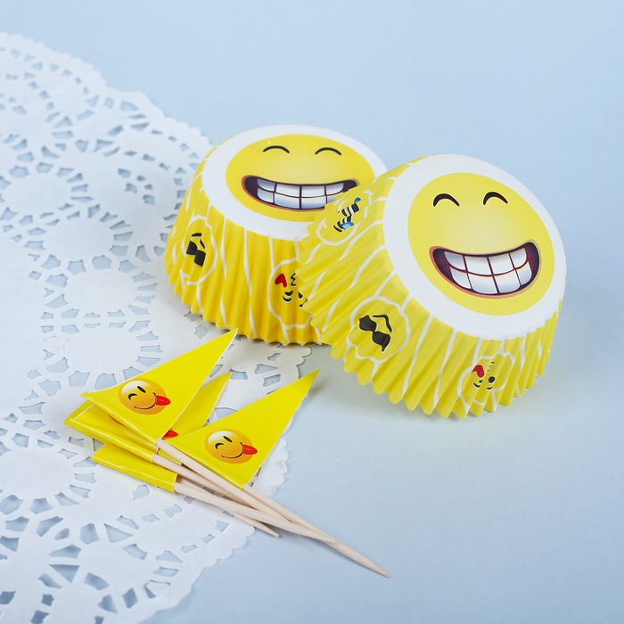 Украшение для кексов "Улыбашка", набор 24 формочки, 24 шпажки