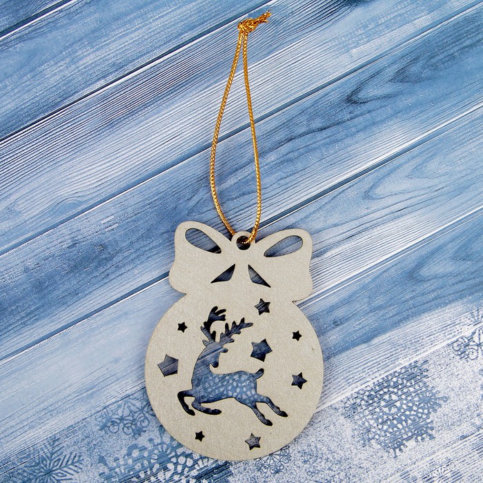 Подвеска на ёлку «Шар с бантом», олень, серебро, 7×9,2 см