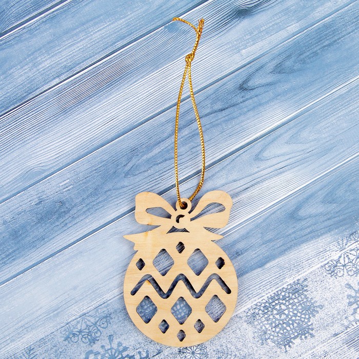 Подвеска на ёлку «Шар с бантом», 6×8,2 см