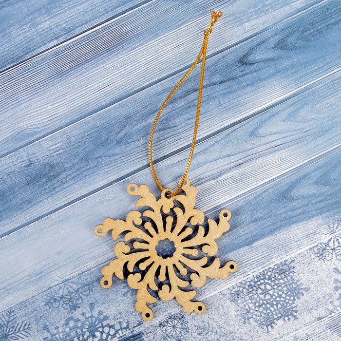 Подвеска на ёлку «Снежинка», золото, 8,3×8,3 см