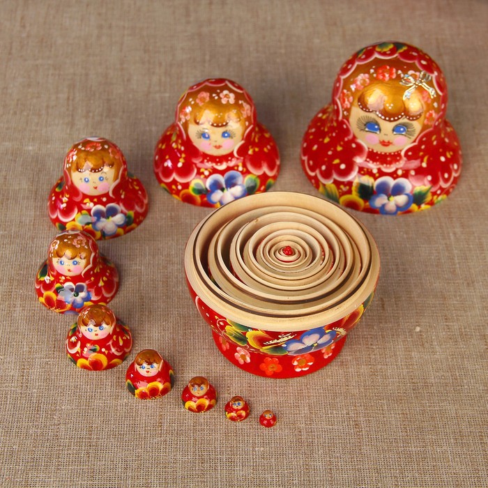 Матрёшка «Цветы», красный платок, 10 кукольная, 14 см, люкс