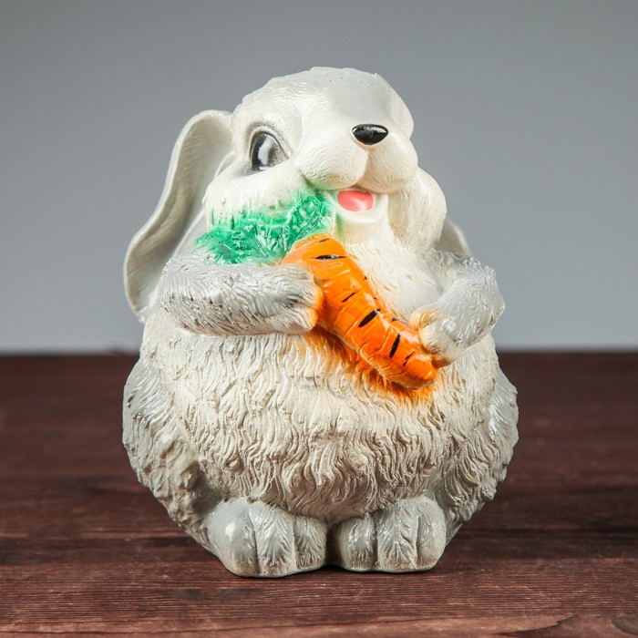 Копилка "Заяц с морковкой" серая