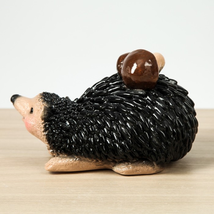 Садовая фигура "Ёж с коричневыми грибами"