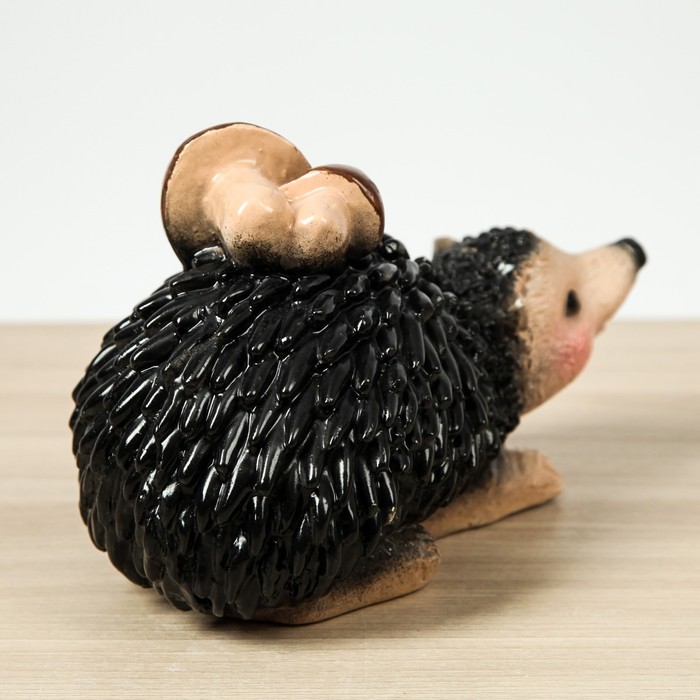 Садовая фигура "Ёж с коричневыми грибами"