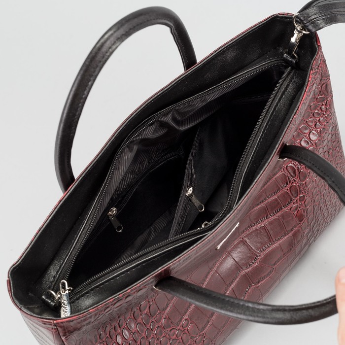 Сумка женская, отдел на молнии, наружный карман, длинный ремень, крокодил красный