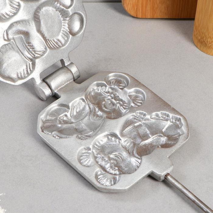 Форма для выпечки печенья "Мишки", с деревянными ручками