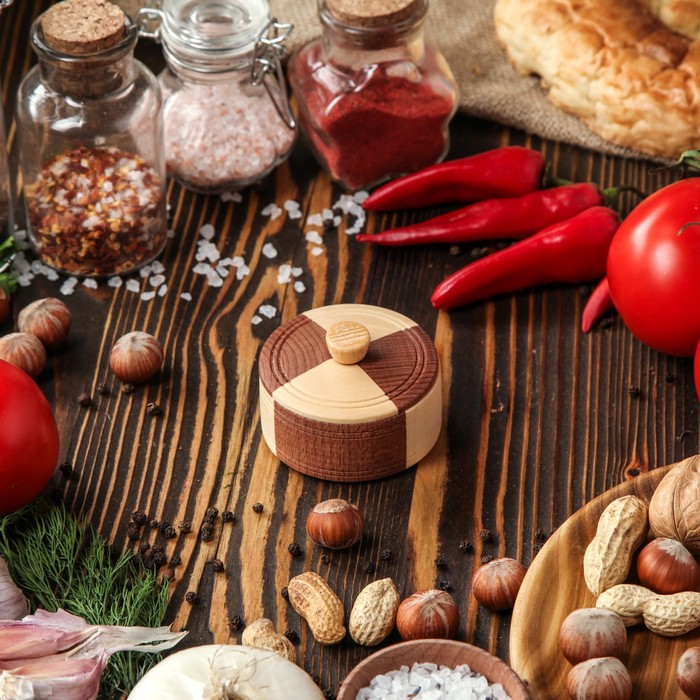 Солонка деревянная с крышечкой, бук
