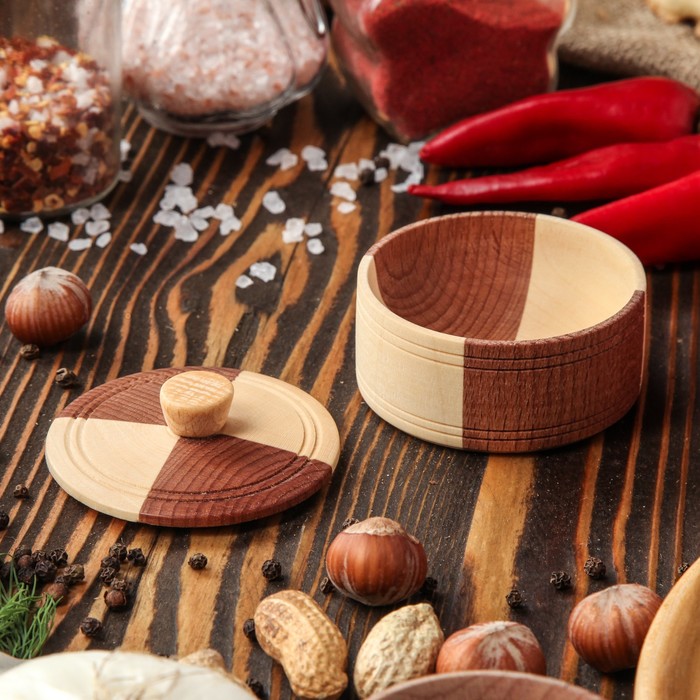 Солонка деревянная с крышечкой, бук