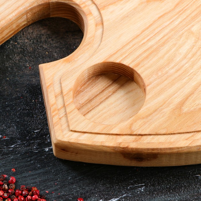 Доска авторская для подачи, "Топор", массив ясеня, 35 х 23 см