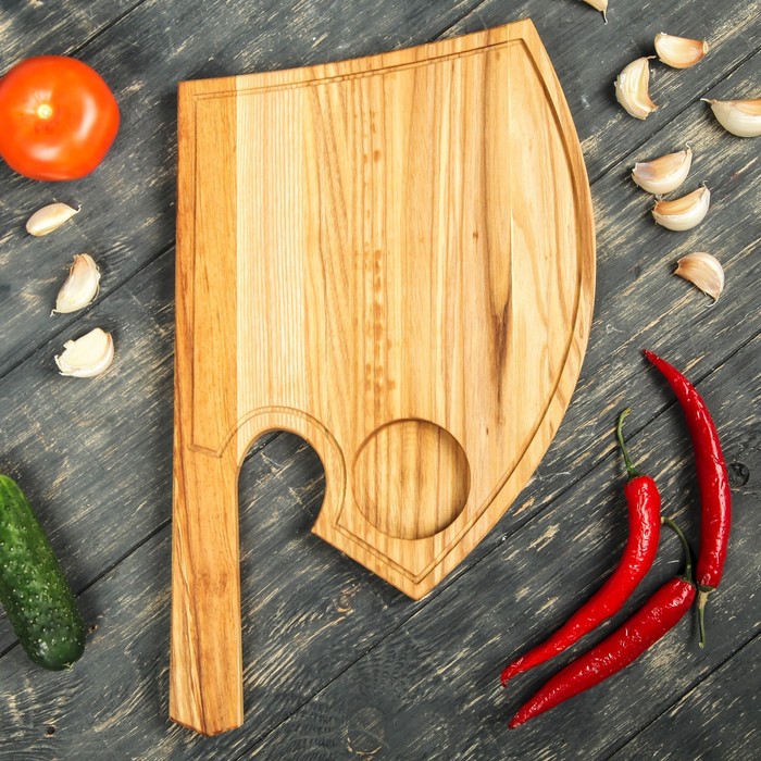 Доска авторская для подачи, "Топор", массив ясеня, 35 х 23 см
