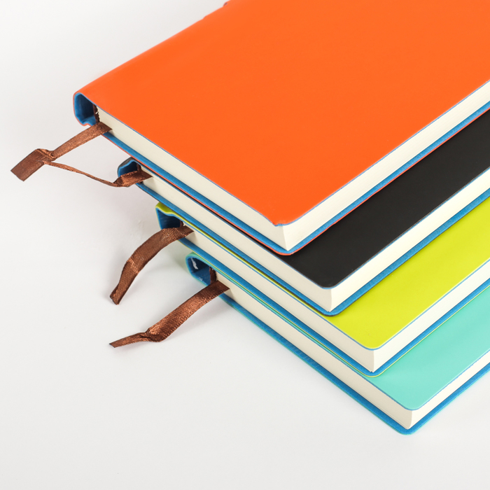 Ежедневник недат А6 120л кл,карта на форзаце,ляссе,обл пвх лайт Стиль+ место для ручки МИКС