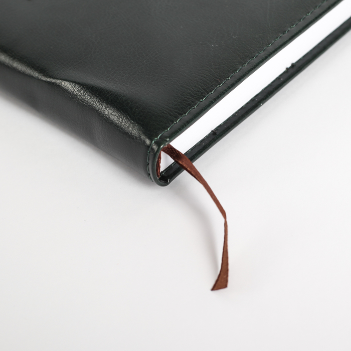 Ежедневник недат А5 140л кл с хлястиком Универсальный ляссе,с калькулятором МИКС