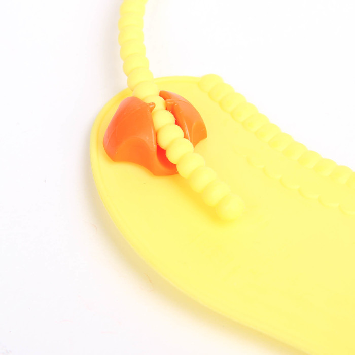 Нагрудник с карманом, силиконовый, цвет жёлтый