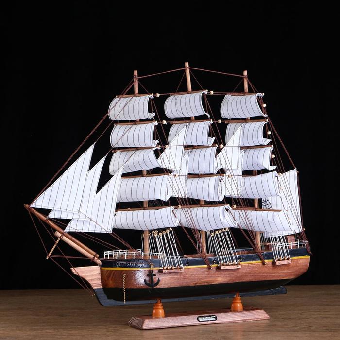Корабль сувенирный большой «Дейчланд», борта тёмное дерево, паруса белые, 60×12×51 см