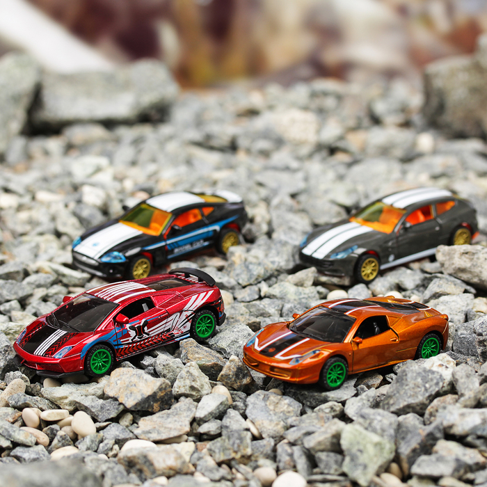 Набор из 4 металлических машин, масштаб 1:55, инерция, открываются двери, МИКС