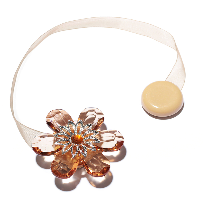 Подхват для штор на ленте "Цветок нежный", d5,5см, цвет кофейный