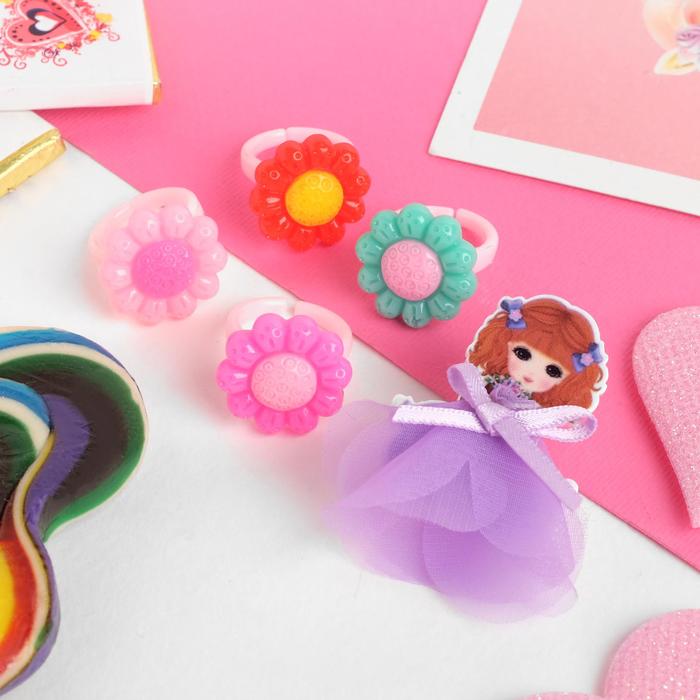Набор детский "Выбражулька" 5 предметов: брошь, 4 кольца, куколка, цвет МИКС