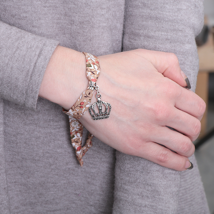 Браслет ассорти "Любовь" корона, цвет бежевый в чернёном серебре