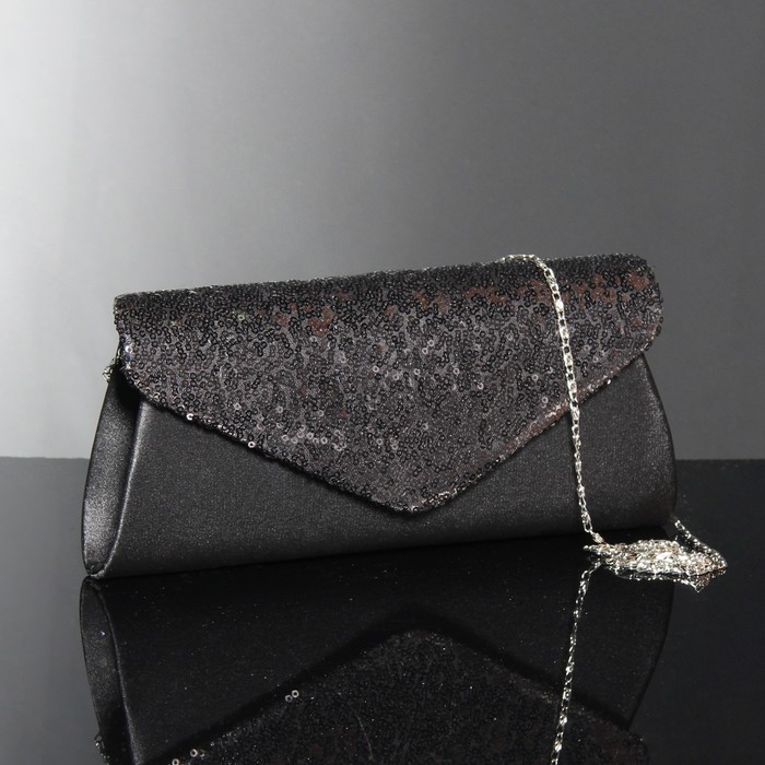 Клатч женский на магните, 1 отдел, длинная цепочка, цвет чёрный