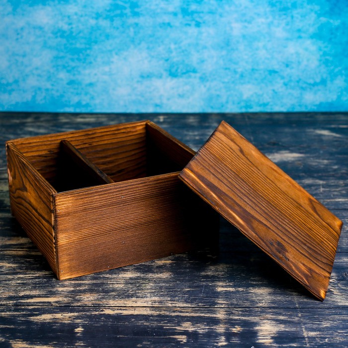 Ящик с разделителем и крышкой, брашированный, 19х19х10см