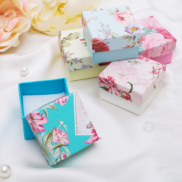 Коробочка подарочная под кольцо "Розы", 5*5, цвет МИКС, вставка белая