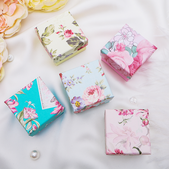 Коробочка подарочная под кольцо "Розы", 5*5, цвет МИКС, вставка белая