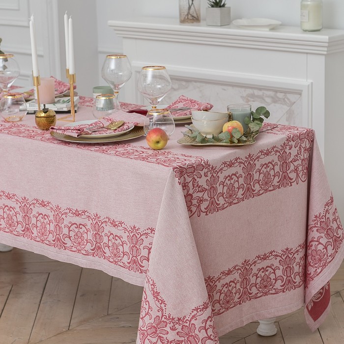 Столовый набор "Этель" (скатерть 150х150 см, салфетки 45х45 см - 4 шт.) цвет бордо, хл. с ВМГО