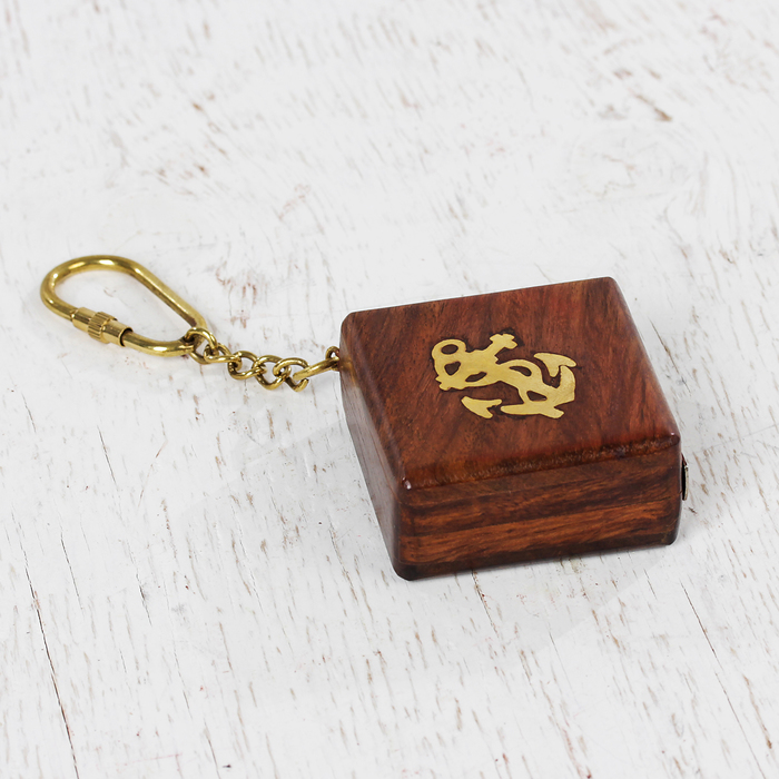 Брелок дерево,латунь "Рулетка" 2х6х13 см