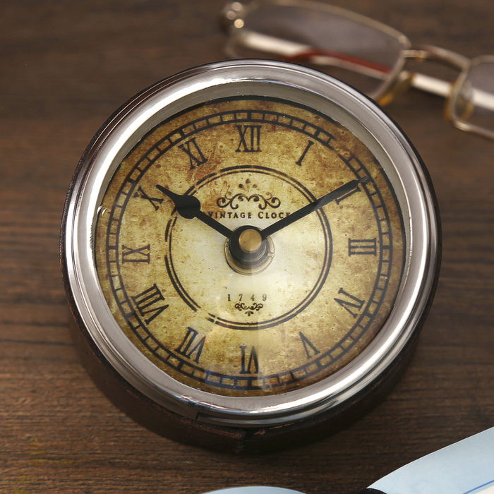 Часы "Командир" 12х8,5х9 см