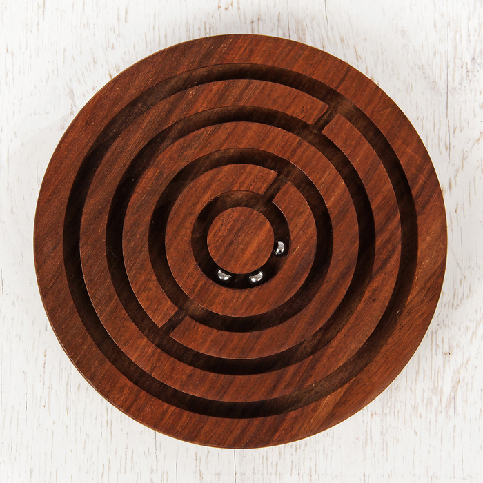 Головоломка "Лабиринт" дерево 17,5х17,5х2,5 см