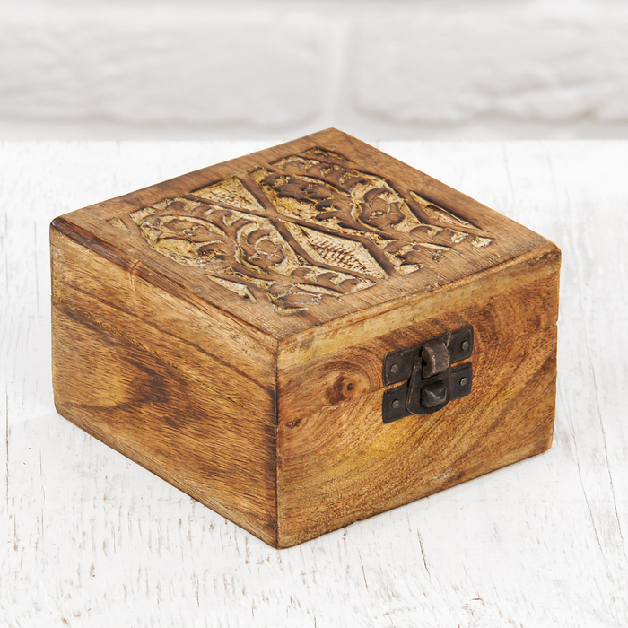 Шкатулка дерево "Узор" 10х10х6 см