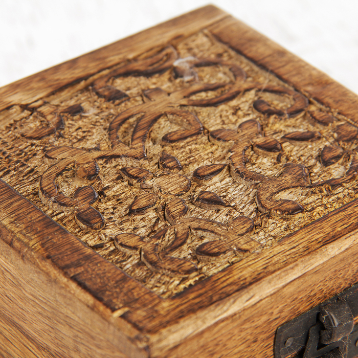 Шкатулка дерево "Узор" 10х10х6 см