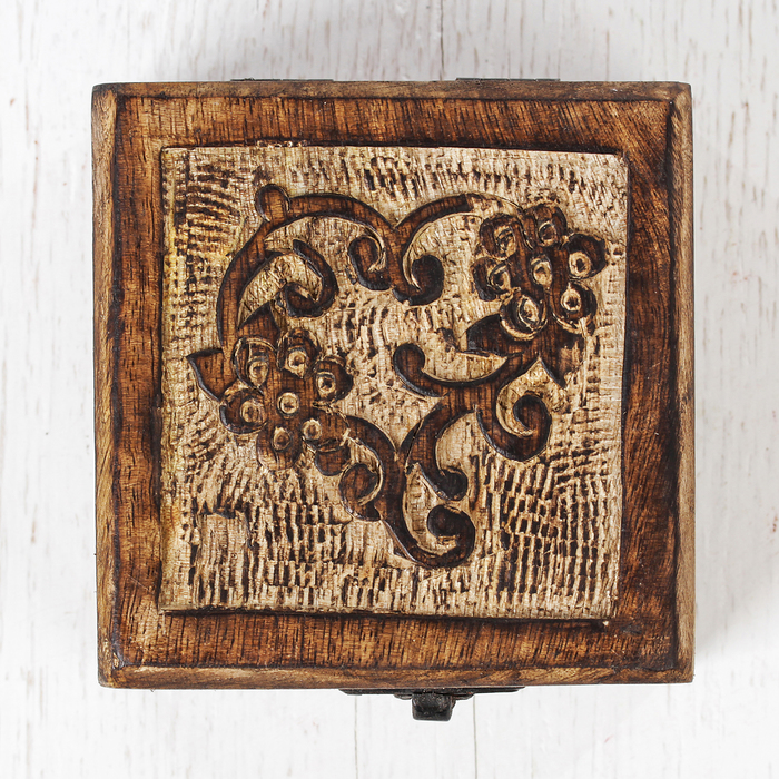 Шкатулка Индия "Сердце с цветами"