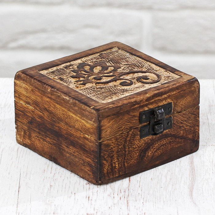 Шкатулка дерево "Цветок" 10х10х6 см