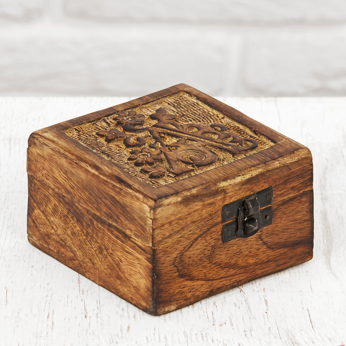 Шкатулка дерево "Буква А" 10х10х6 см