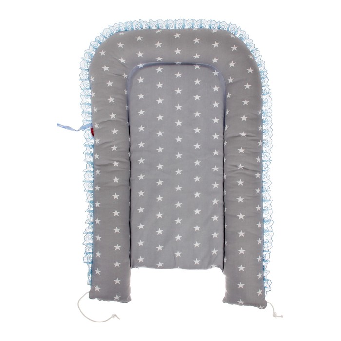 Гнездышко-кокон с кружевом 90*60см, диз.звездочки серый/голубой, бязь 125г/м, хл100%