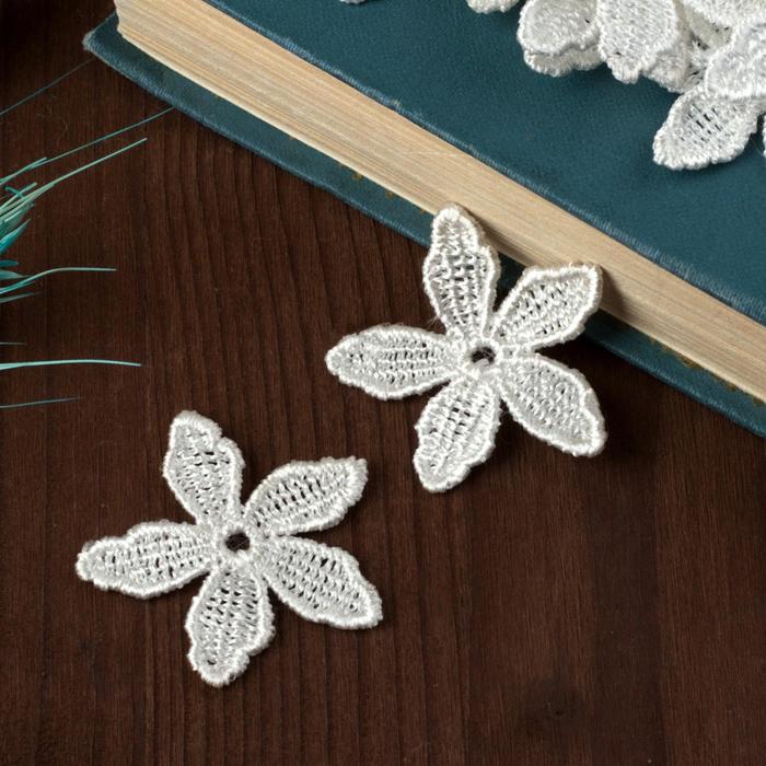 Вязаный элемент "Цветок", d= 4см, 20 шт, цвет белый