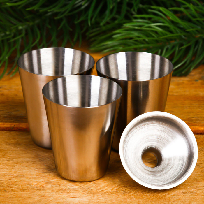 Набор в книге-шкатулке "Настоящий герой", фляжка, стопки 3 шт., воронка