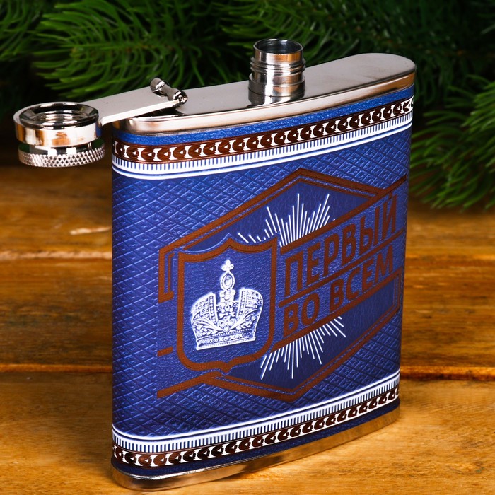 Набор в книге-шкатулке "Искусство быть первым", фляжка, стопки 3 шт., воронка