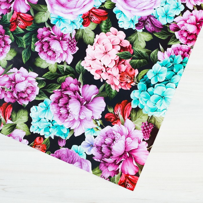 Бумага упаковочная глянцевая "С голубыми гортензиями", 100х70 см