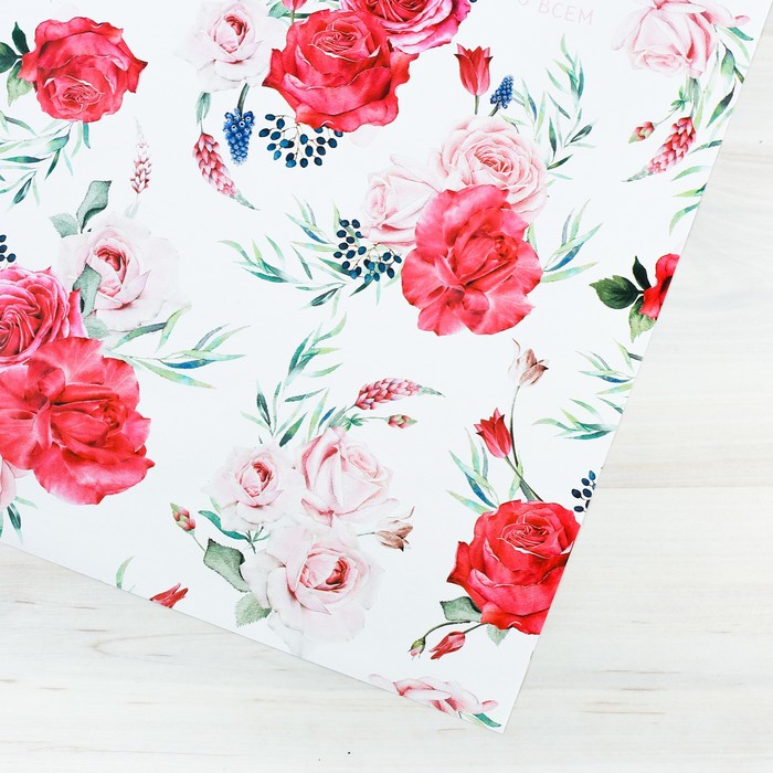 Бумага упаковочная глянцевая "Розы", 100х70 см