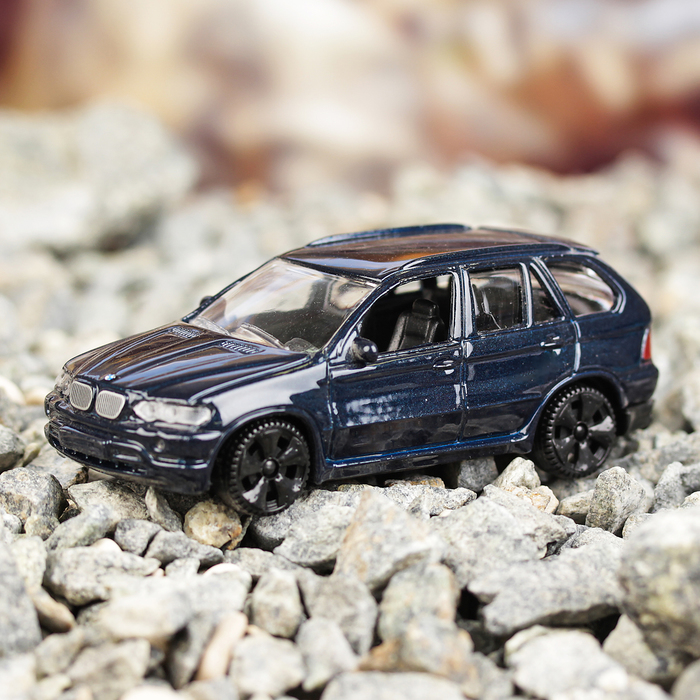 Машина металлическая BMW X5, масштаб 1:43