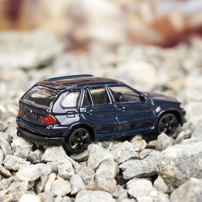 Машина металлическая BMW X5, масштаб 1:43