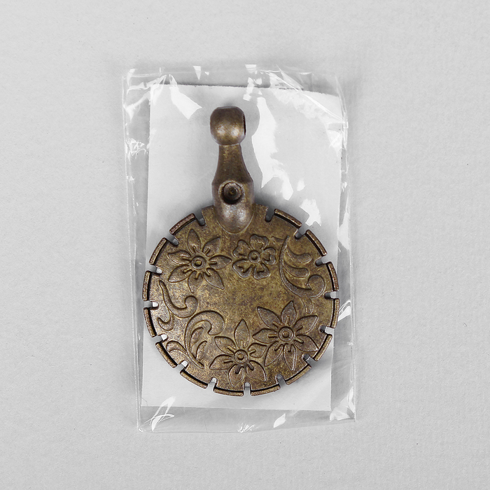 Приспособление для обрезки нитей с подвесом, 4,5*3см